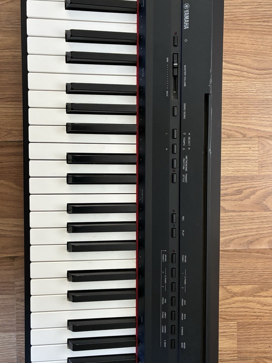 Yamaha P-105 88-Key Digital Piano Black Built-in Speaker USB AUX
