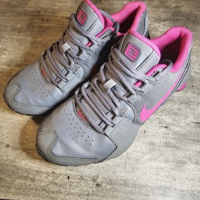 Nike Shox Avenue SE Women's Size 6 Running Shoes In Grey and Vivid Pink