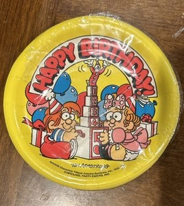 VINTAGE 1983 MARVIN BY TOM ARMSTRONG BIRTHDAY PARTY PLATES, 11 Packages NEW