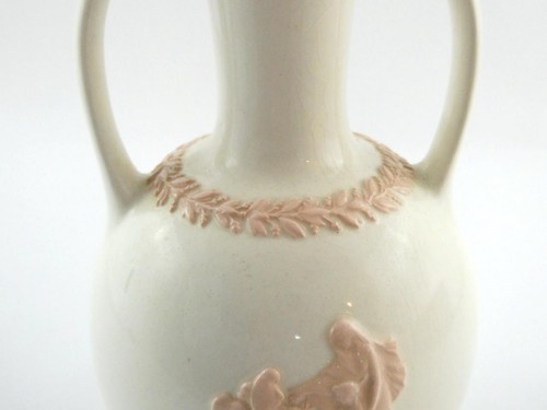 Wedgwood Vase rosa auf cremefarben schlichter Rand 6 Zoll Henkel sehr guter Zustand - Bild 6 von 10