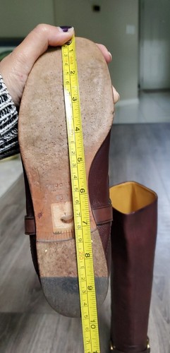 Gucci de colección Botas para mujer marrones de cuero suave hasta la rodilla con logotipo hebilla con logotipo talla 35,5 - Imagen 11 de 19