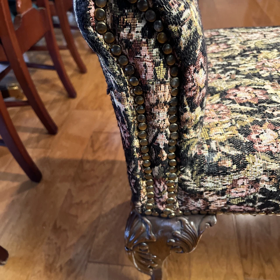 Banco tapizado de tela para tapices Chippendale Foto 3 de 4