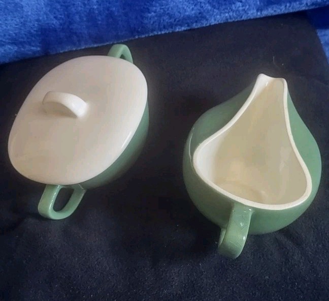  TAYLOR, SMITH & TAYLOR Sugar Bowl & Creamer Great Pre-owned Condition 