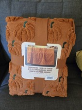 VIRAL TIK TOK COSTCO FAUX FUR HALLOWEEN FALL THROW ORANGE PUMPKINS. NEW