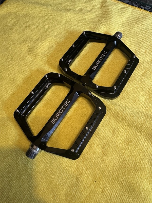 Burgtec MK5 Penthouse Flat Pedals Very Little Use Good Condition