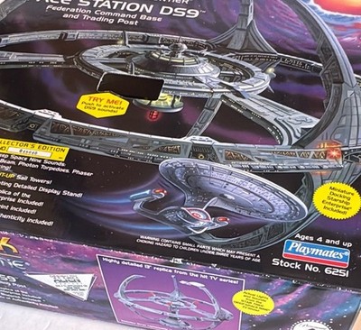 Star Trek Deep Space Nine DS9 Space Station Playmates 6251 Boxed