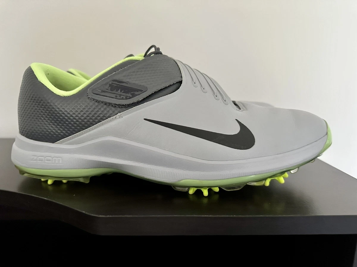 Nike Tiger Woods TW 17 Golf Shoes Wolf Gray/Ghost Green Mens Size 10.5