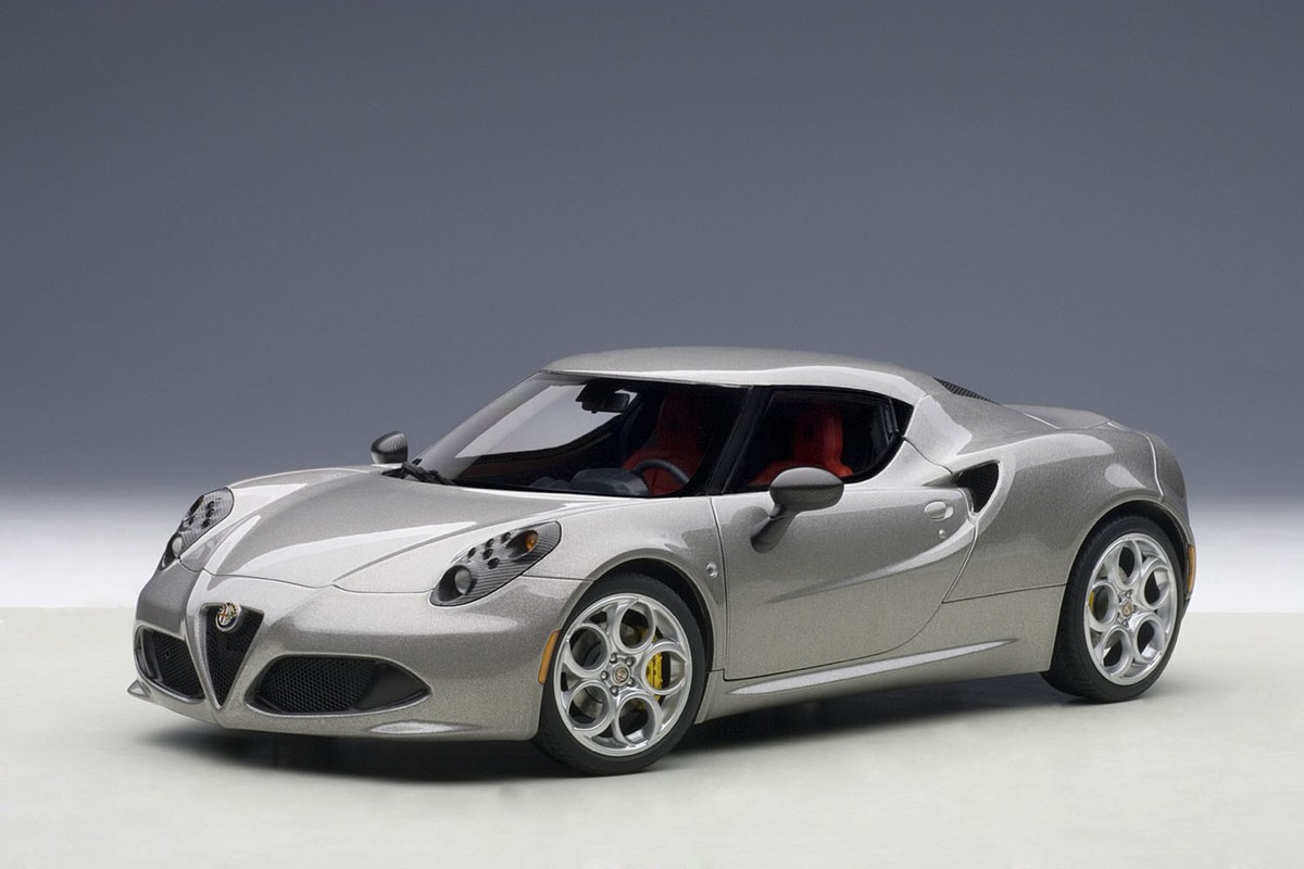 ALFA ROMEO 4C COUPE METALLIC GRAY COMPOSITE 1:18 by AUTOART 70187
