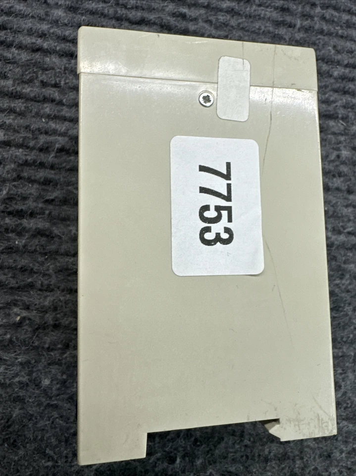 Relé de subtensión Basler Electric BE4-27 120V 12P 50/60 Hz 3A1N2 UFB Foto 3 de 4