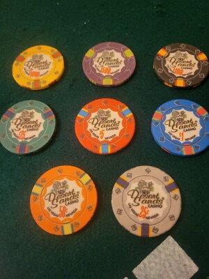 **Sample Set** Desert Sands Casino Las Vegas Gaming Chips (8)