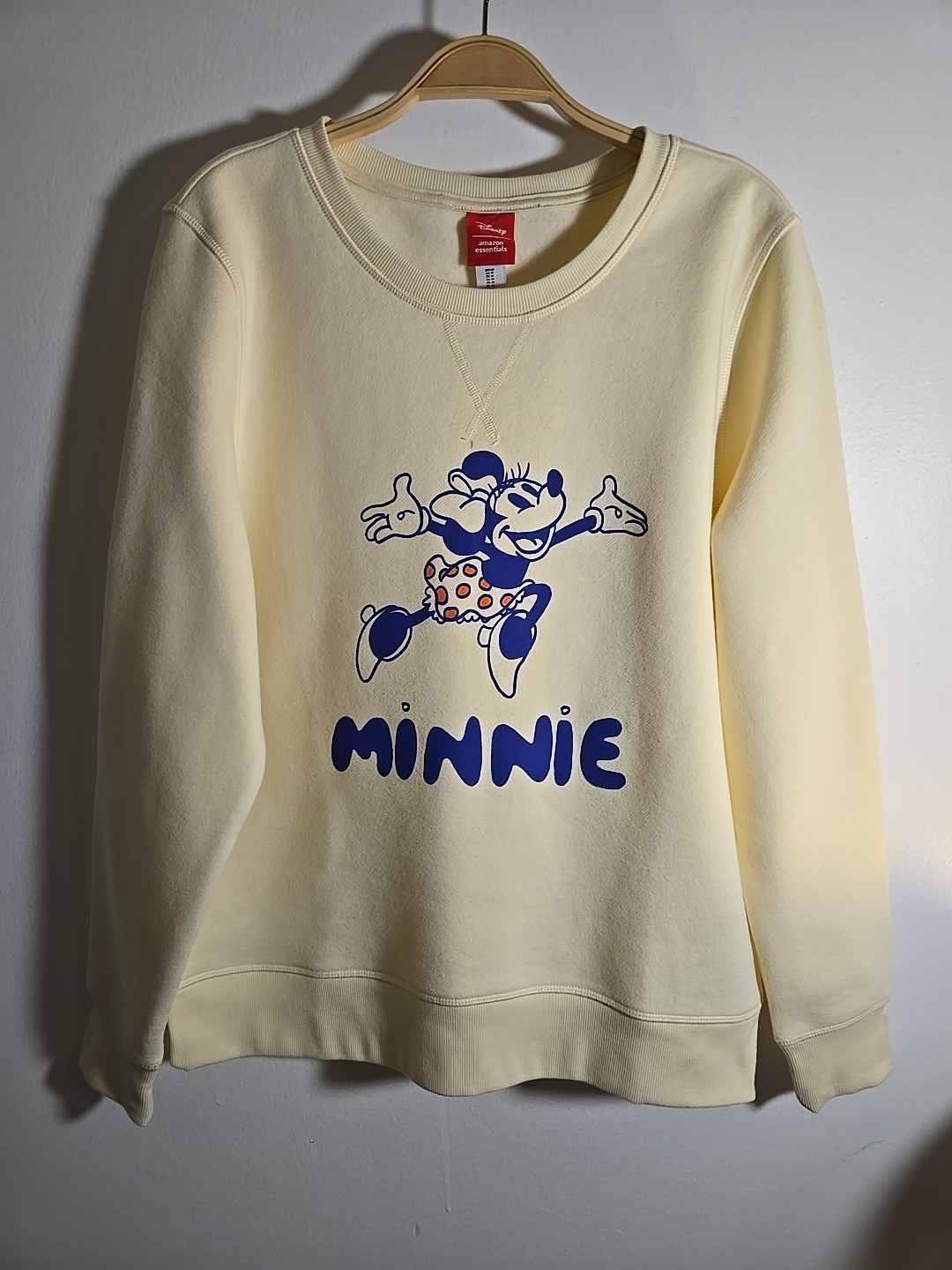 NWOT Disney Amazon Essentials Minnie Sweatshirt Ivory Size M