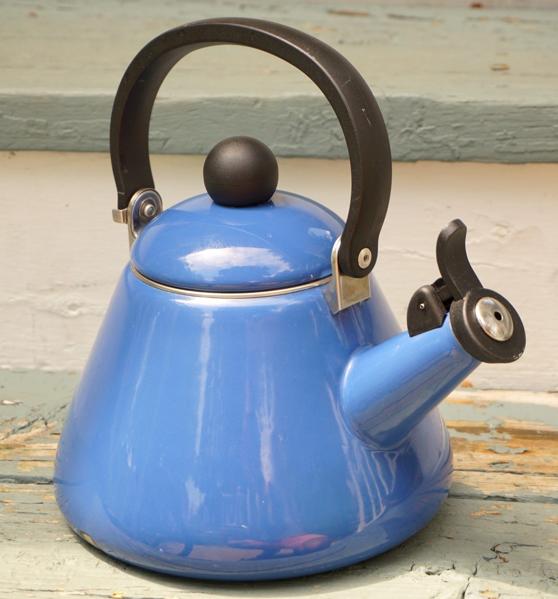Le Creuset Kone Kettle Tea Pot Whistling 1.6L 1.7 Qt Blue Enamel