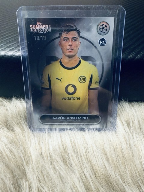 Topps Summer Signings 2025/26 | Aaron Anselmino (RC) | /10