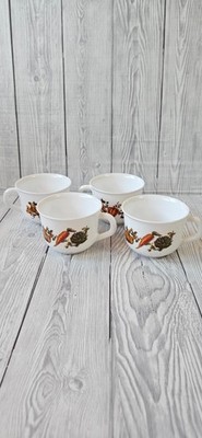 Vintage Arcopal France Milchglas Tassen mit Gemüsemuster x4