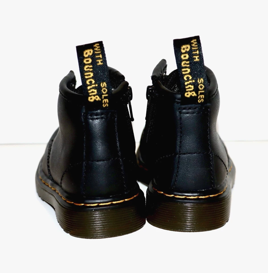 Botas de tornozelo infantis Dr. Martens 1460 I Softy T pretas com zíper e renda tamanho 4 EUA - Imagem 4 de 4