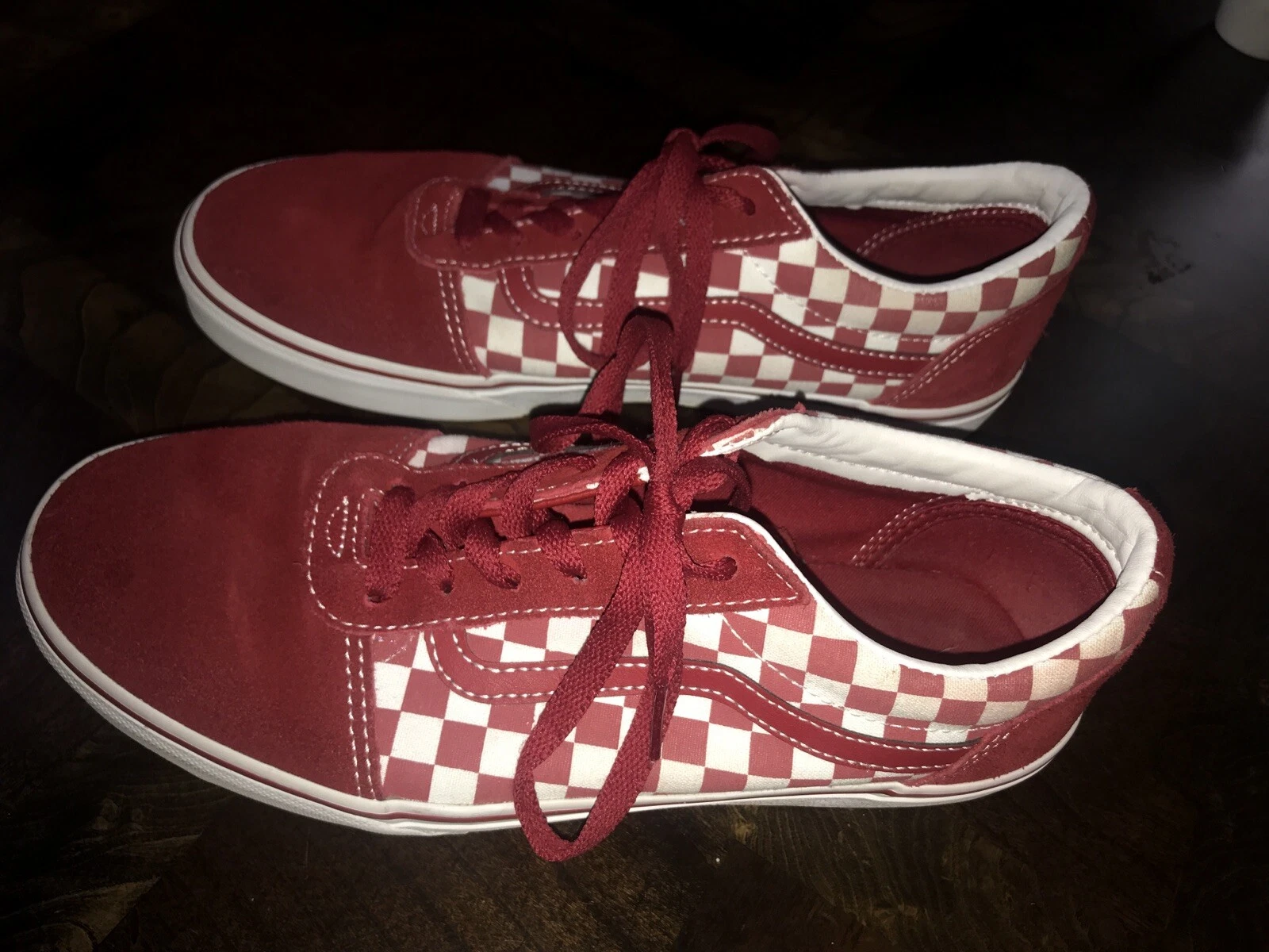 Chaussures de patin à carreaux Vans Old Skool rouge et blanc à lacets femmes 7