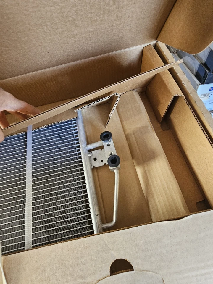 A/C Condenser Carquest 7-4993 - Image 2 of 4