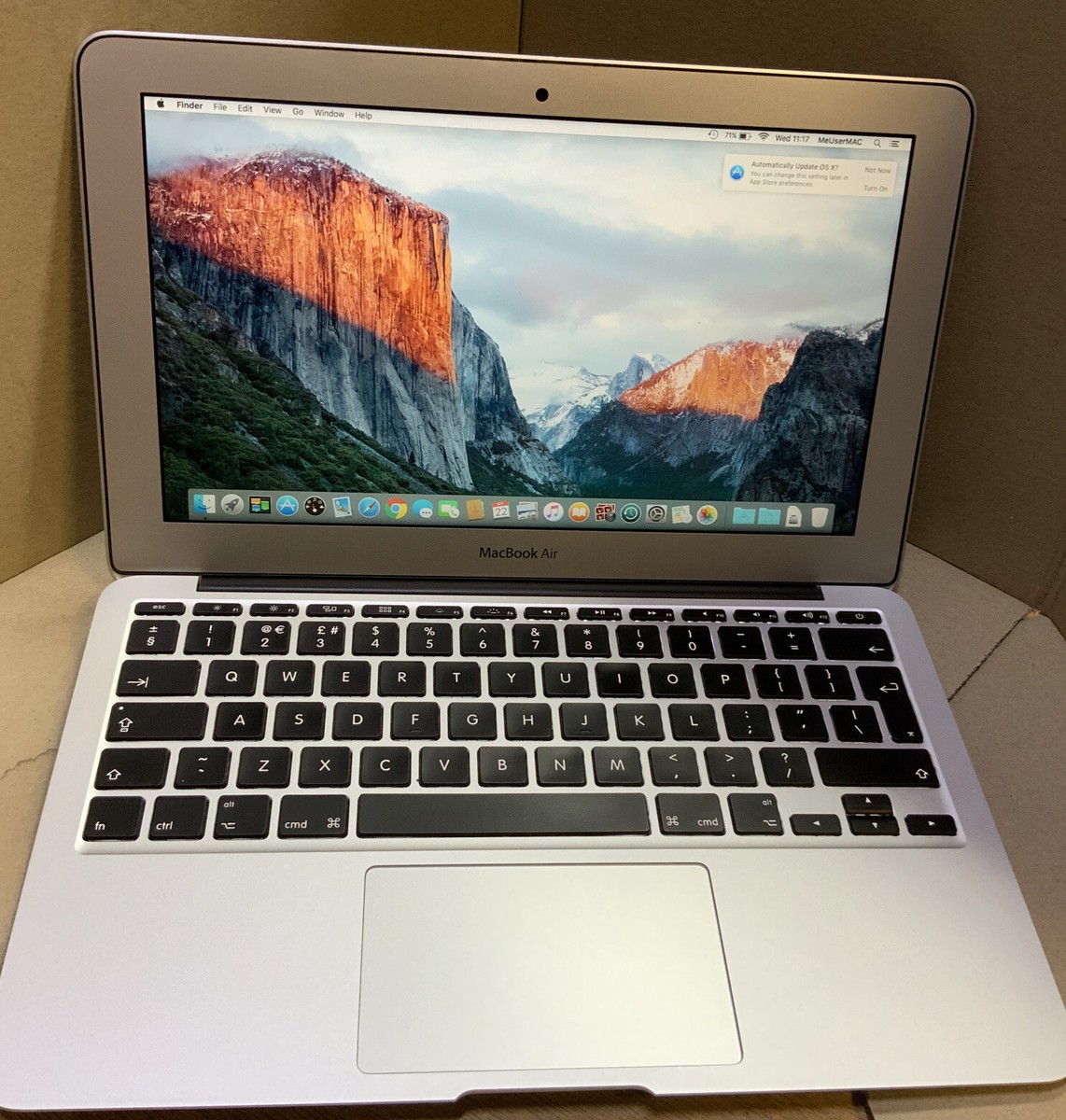 Apple MacBook Air 11インチ 128GB MacBook Air 11インチ Early 2014