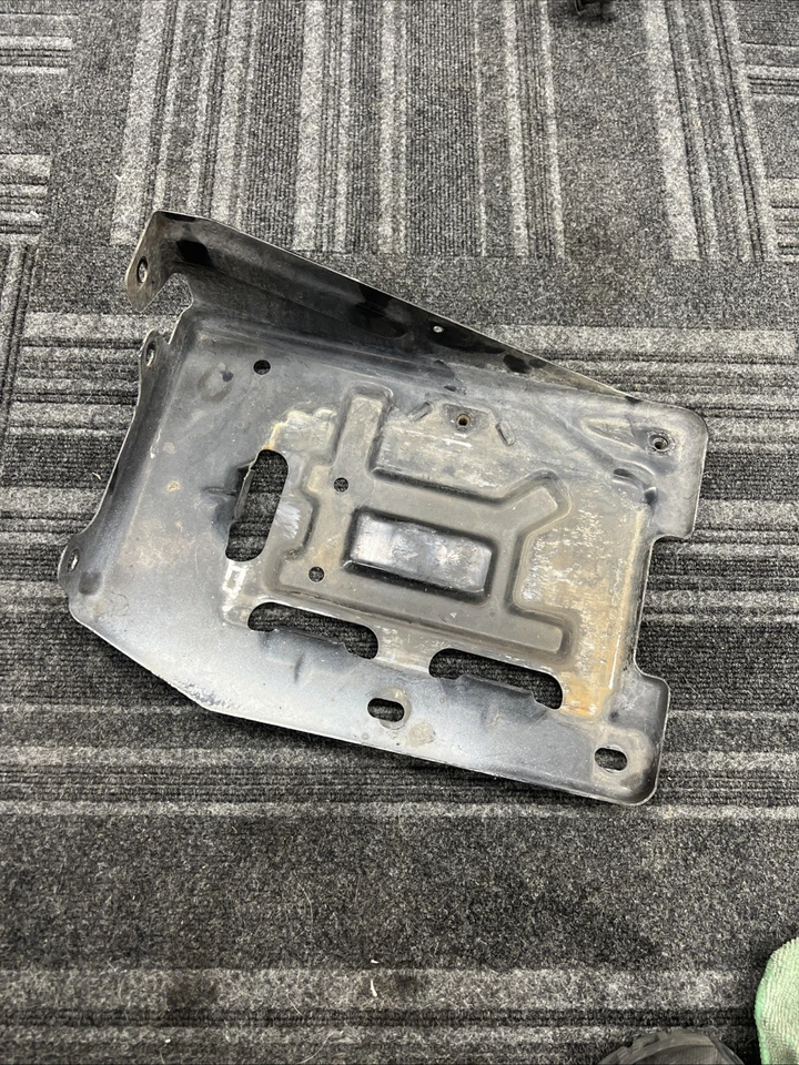 GMC Yukon 2009 bandeja de batería 2007-2013 GMC Yukon Foto 4 de 4