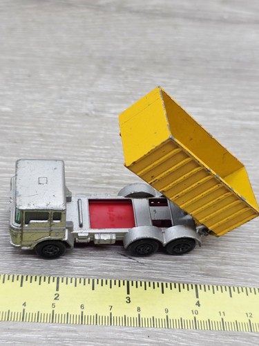 Matchbox Lesney No 47 Tipper Container Truck - Vintage 1968 - Picture 7 of 14