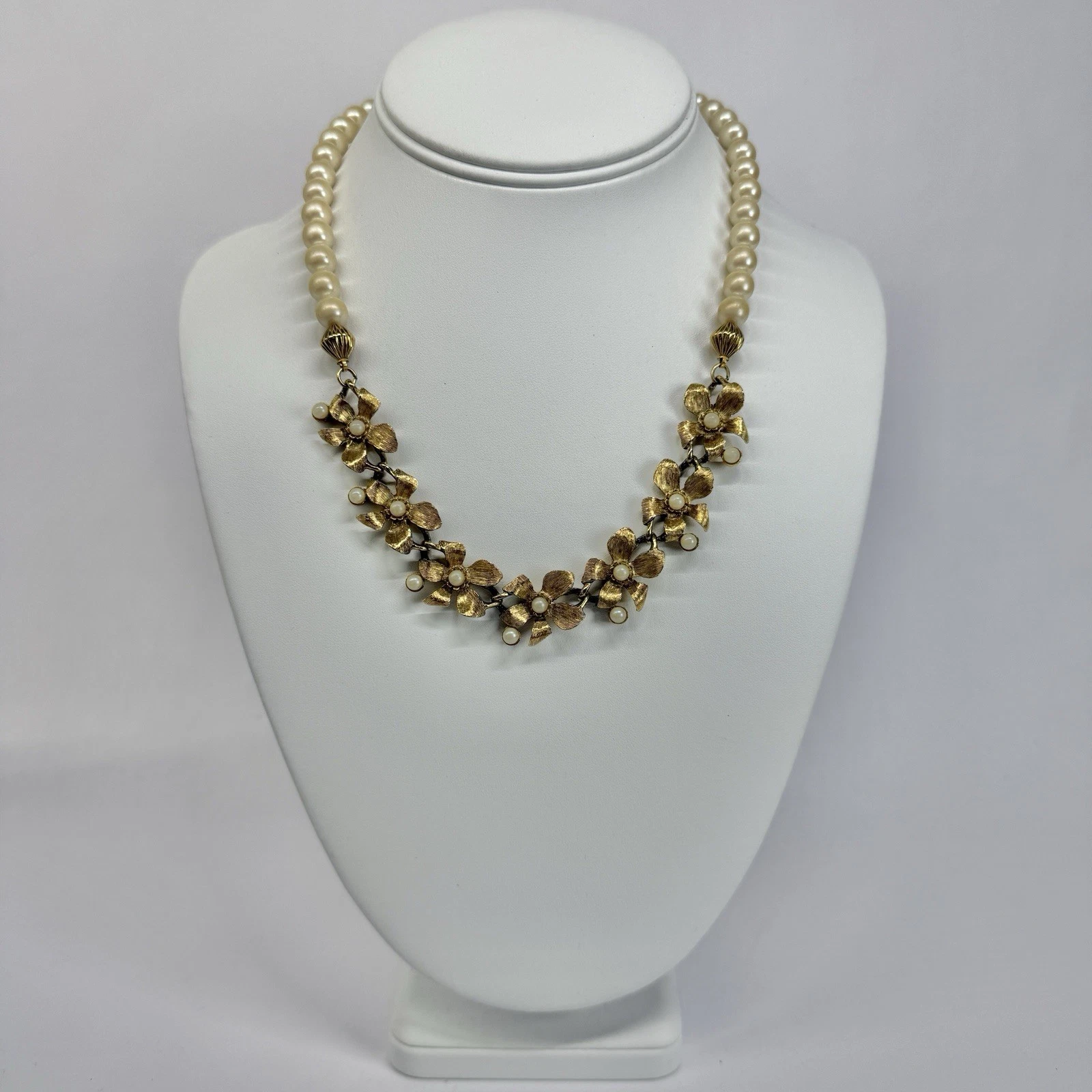 1928 Faux Pearl Floral Daisy Statement Gold Tone Vintage Necklace Jewelry N445