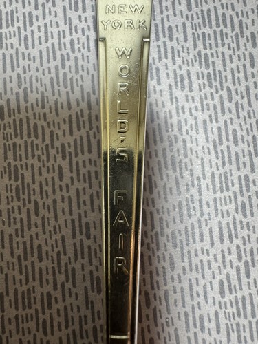 1939 NY World's Fair WM Rogers Mfg Co Souvenir Spoon
