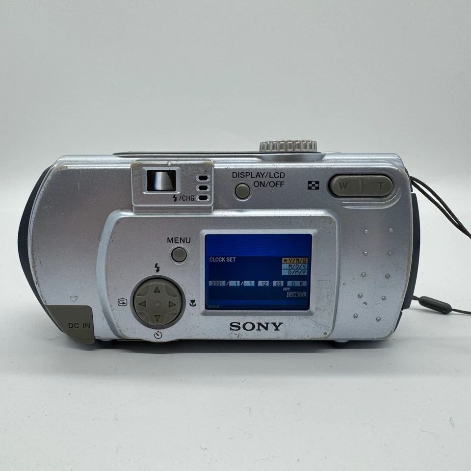 Sony Cyber-Shot DSC-P30 1.3 MP Silver Digital Camera w/ 8MB Memory Stick Tested - Image 3 of 4