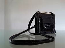 Kern - Schultertasche, Handtasche, Umhängetasche, Lack-Leder dunkelbraun