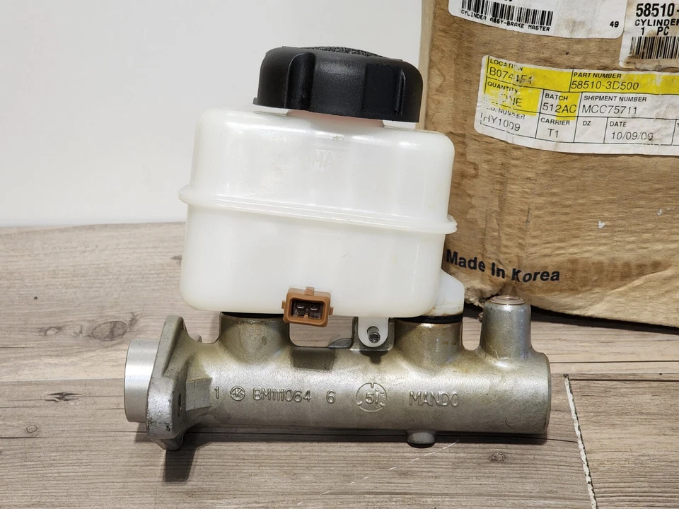 Conjunto de cilindro maestro Sonata HYUNDAI 58510-3D500 2002-2005 Foto 2 de 4