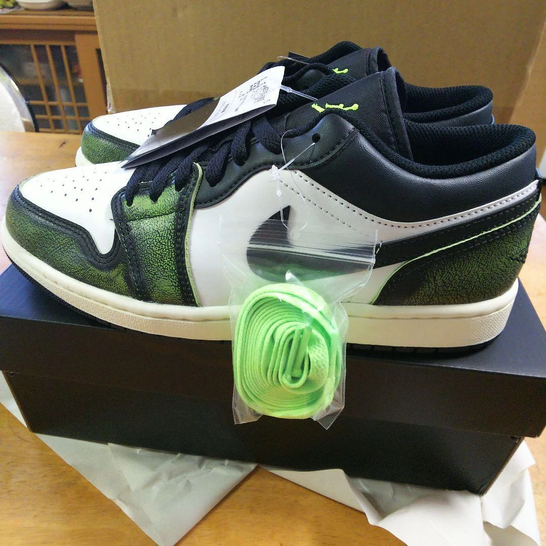 Nike Air Jordan 1 Low Wear Away / DN3705-003 / Mens Sneaker