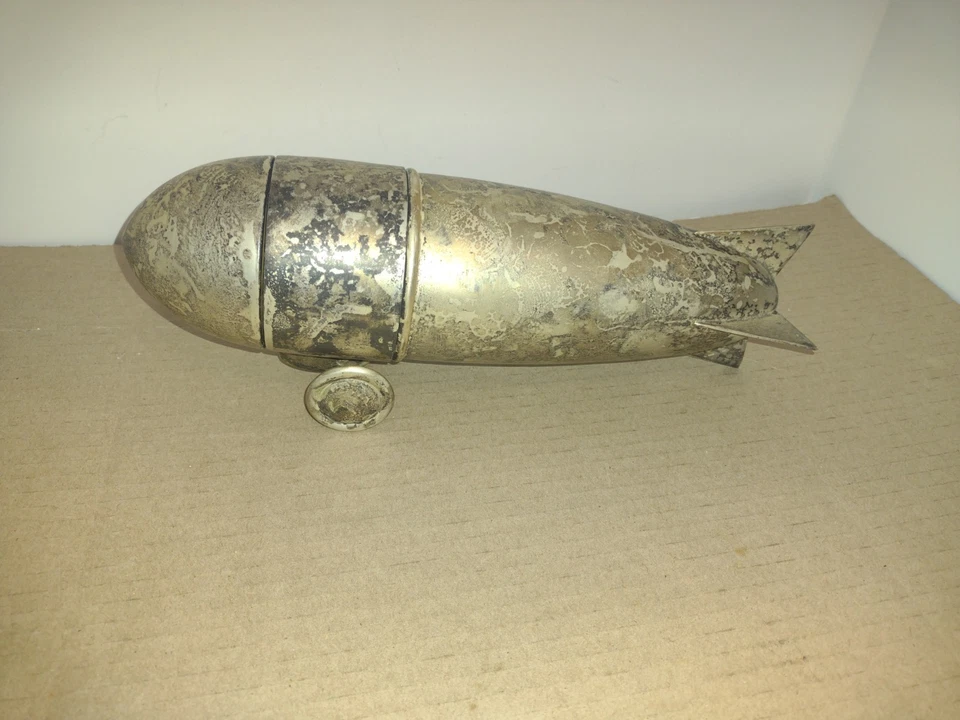 VNTG Restoration Hardware Remarkable Zepplin Blimp Martini Shaker Silverplate - Image 2 of 4