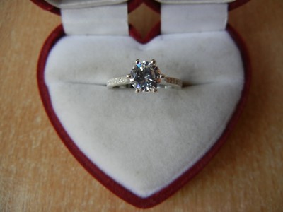 Vintage silver ring 925 white stone SIZE: 7.5 NICE 2.9 g