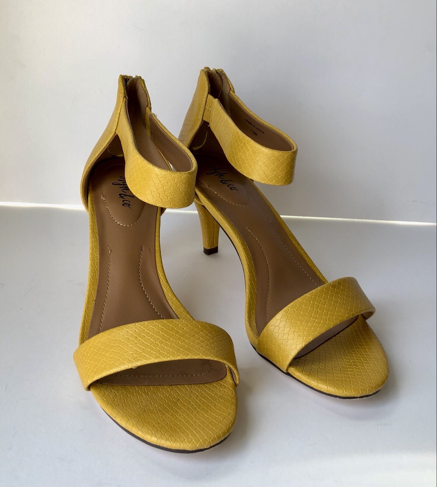 Style \u0026 Co. Paycee Womens Dress Sandals, Yellow Snake Smooth