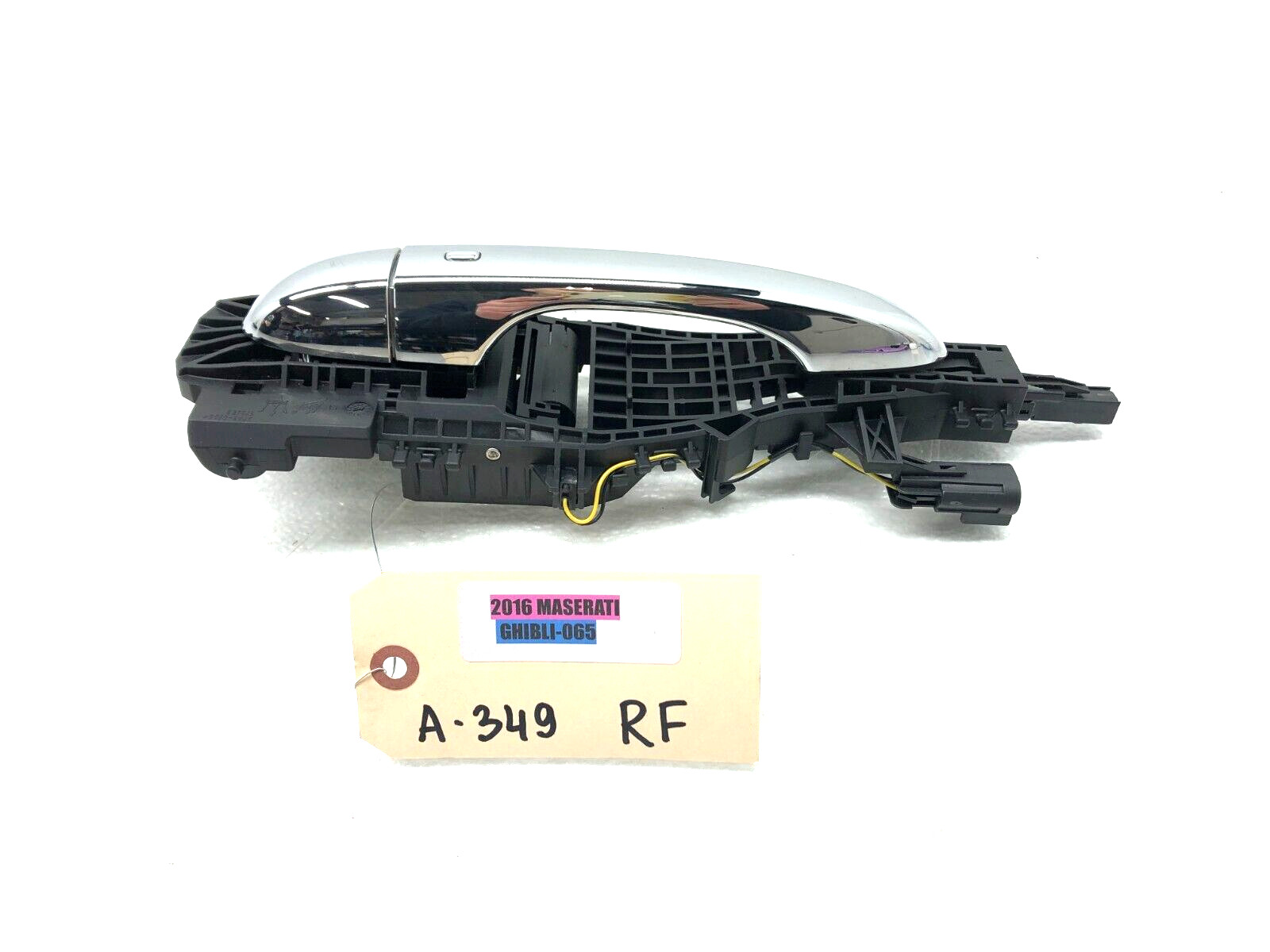 2014-2019 MASERATI GHIBLI S RIGHT PASSENGER FRONT EXTERIOR DOOR HANDLE OEM.