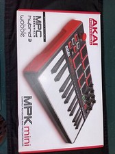 Akai MPK Mini MK3 25 Key Electronic Keyboard - Black/Red/White