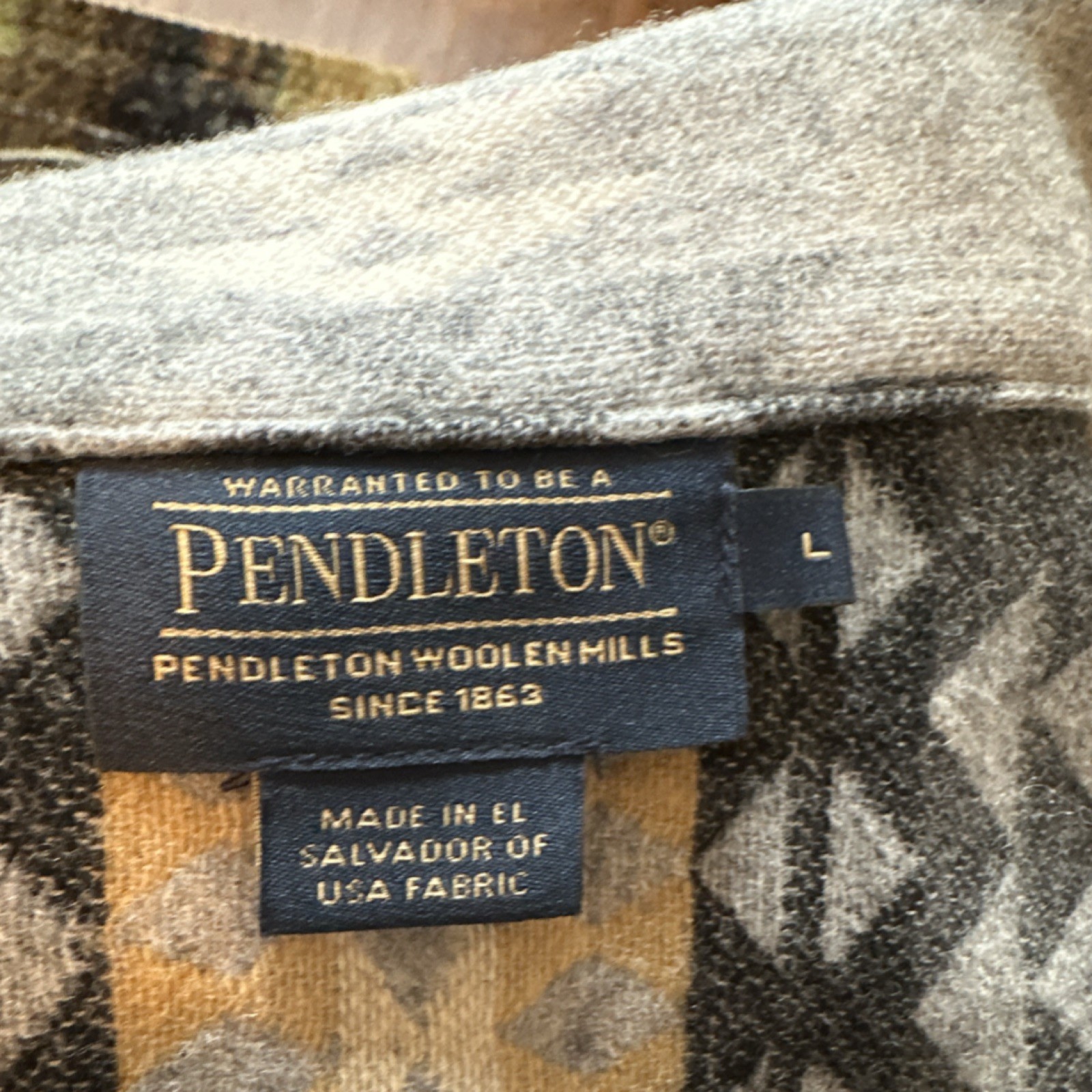 Beautiful Pendleton Women's Geometric Button Jack… - image 5
