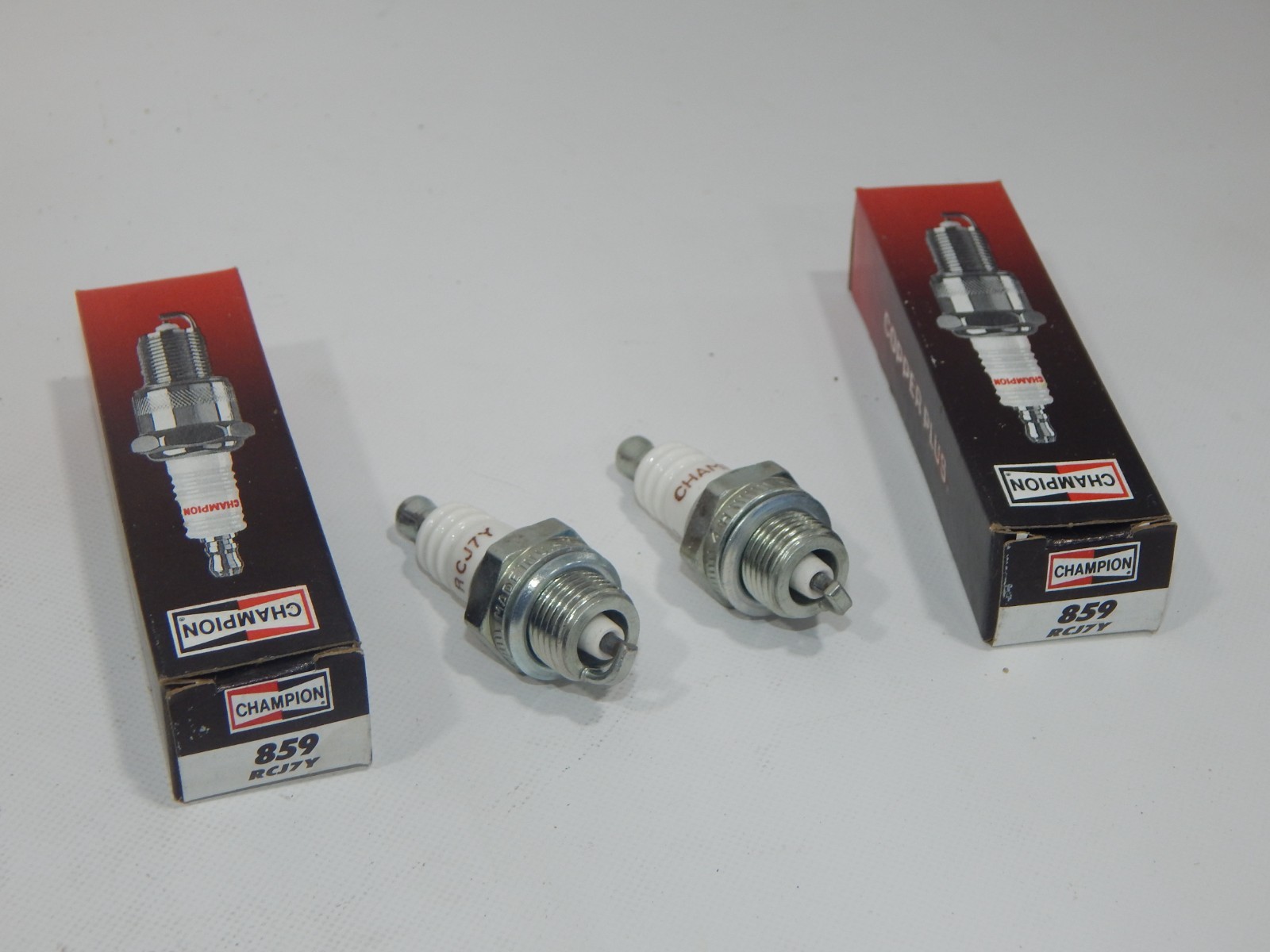 Lot of 2 Champion 859 RCJ7Y Spark Plug Genuine OEM Copper Plus