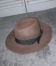 DISNEYLAND INDIANA JONES ADVENTURE RIDE CAST MEMBER HAT FEDORA UNIFORM PROP 