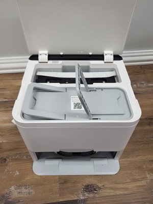 BISSELL ReadyClean  A3 Robotic Mop NO bottle Of Cleaner Included