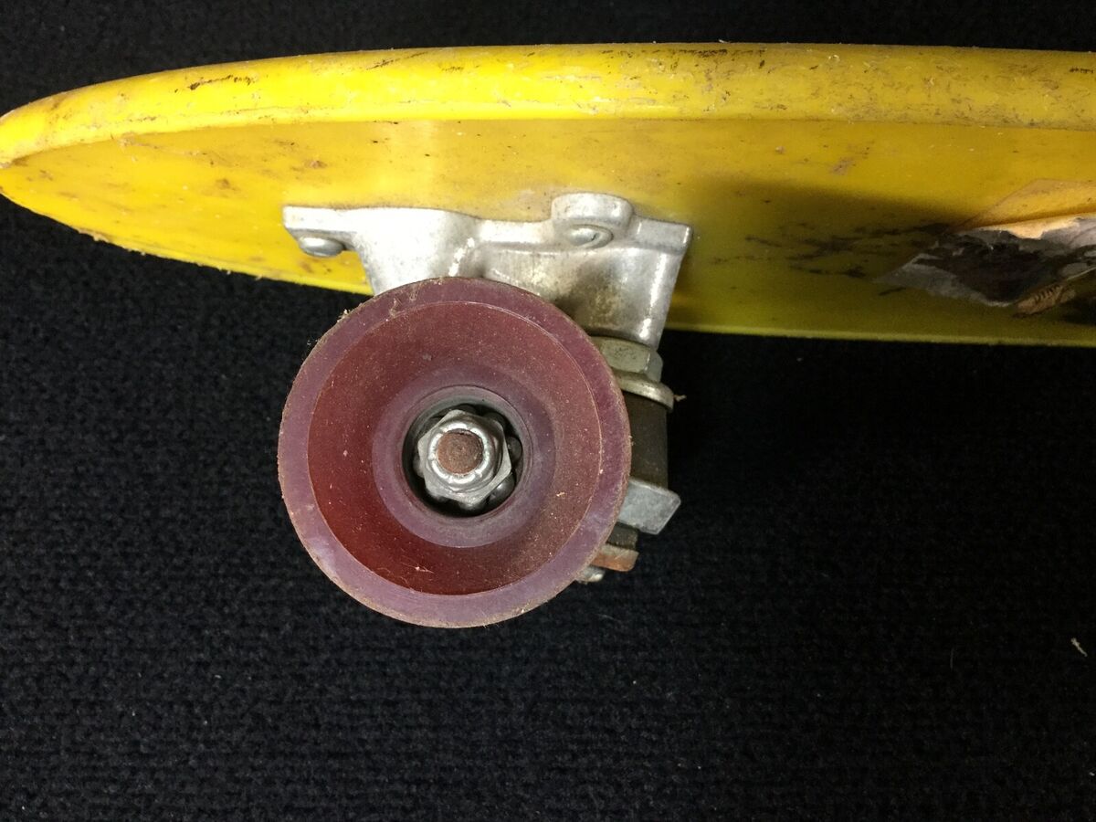 COOL ORIGINAL VINTAGE 1970'S YELLOW ROLLER DERBY 77K COOL ORIGINAL VINTAGE 1970'S YELLOW ROLLER DERBY 77K
