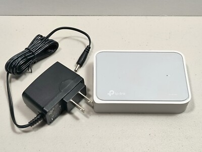 TP-LINK (TL-SF1005D) 5 Port Desktop Ethernet Switch, 100 Mbps, White