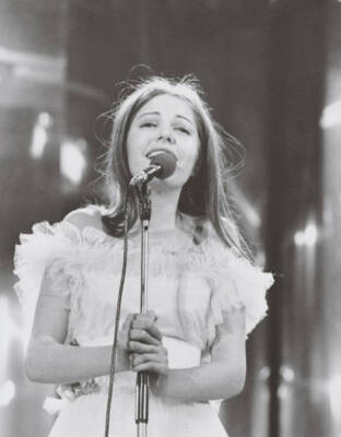 Italian singer Nada born Nada Malanima sings Il cuore � uno zingar- 1967 Photo
