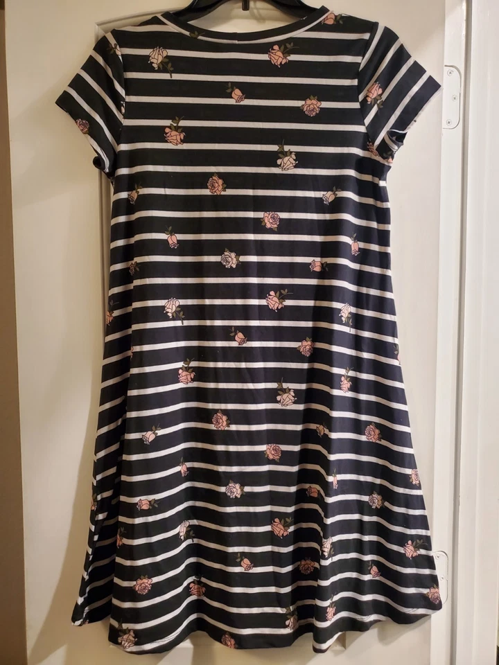 Vestido negro con rayas blancas y estampado de flores Niñas Talla 16 Foto 3 de 4