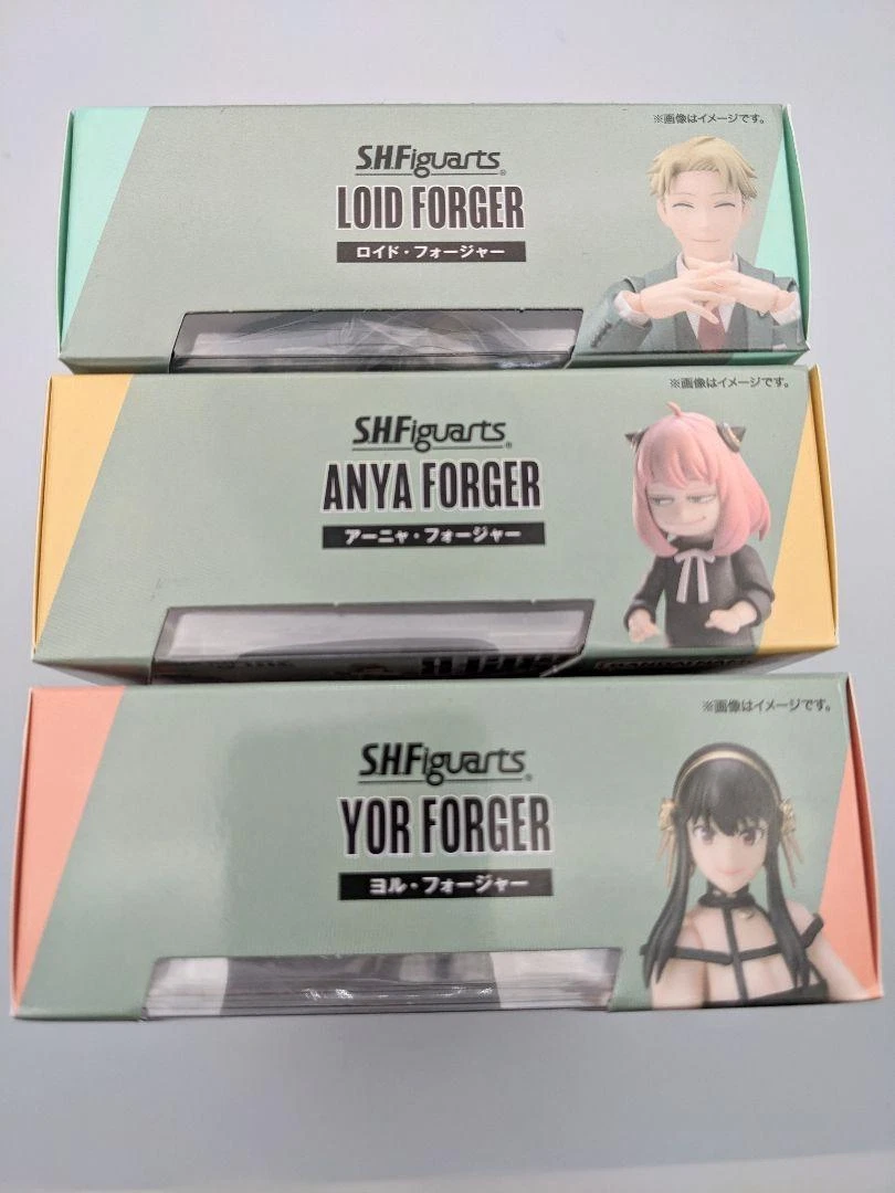 Bandai S.H.Figuarts Spy x Family Anya Lloyd Yor Forger set Action