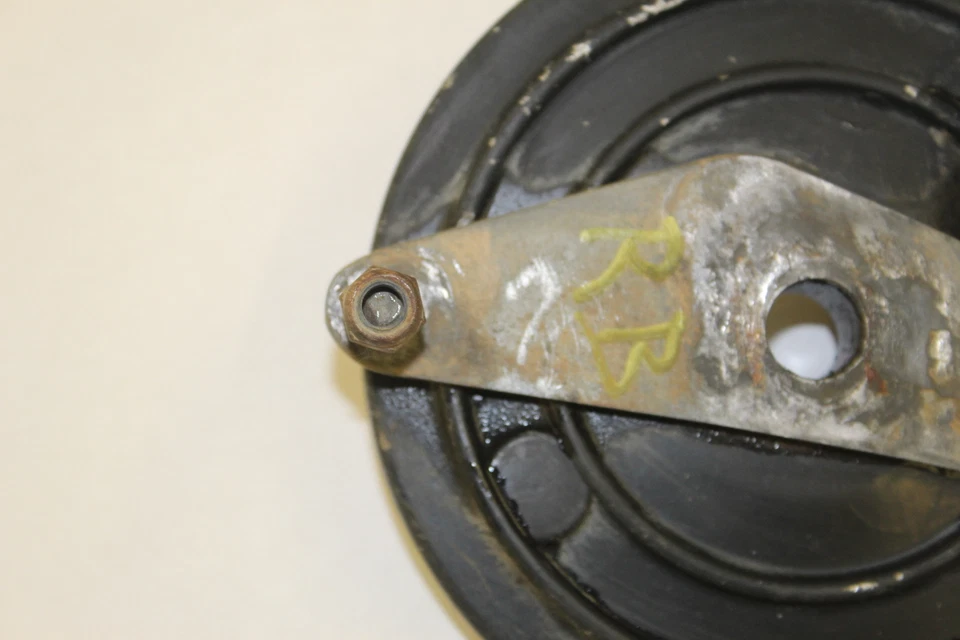 Can-Am MX L/C 250 1984 montaje de tambor de freno trasero Foto 2 de 4