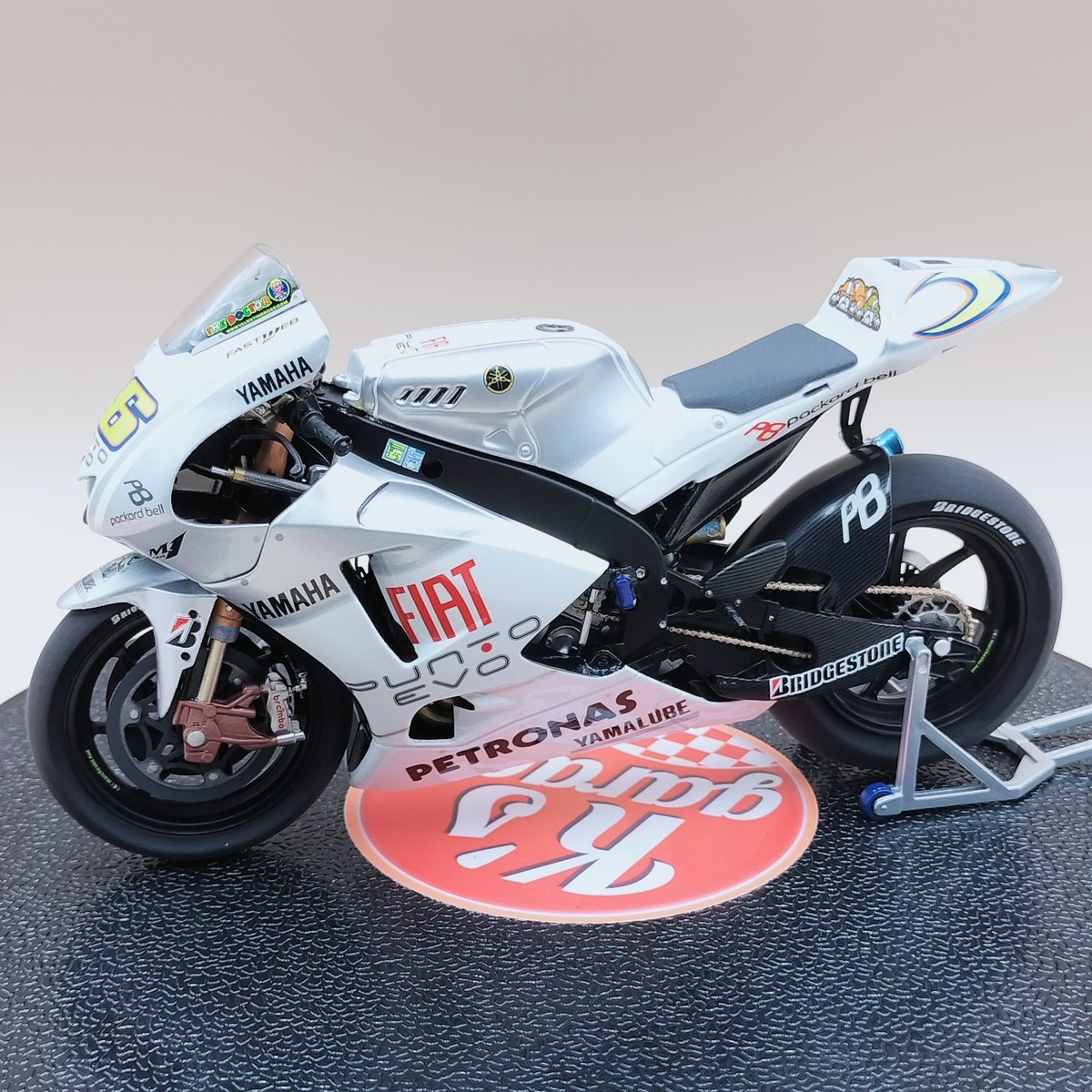MINICHAMPS 1/12 Yamaha YZR-M1 Rossi Fiat MotoGP 2009 Estoril