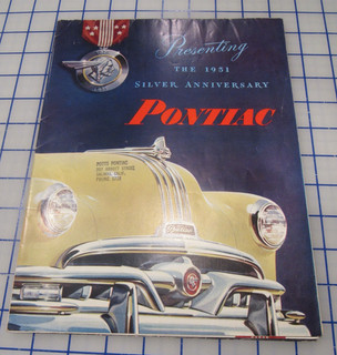 1951 PONTIAC DEALERSHIP SALESMAN BROCHURE/PAMPHLET