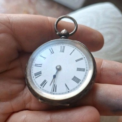 1811 mechanische Taschenuhr mit Schlüssel Silber weißes Zifferblatt Römer 
