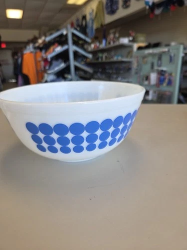 New ListingPyrex 403 Blue Dot Glass Mixing Bowl Vintage 2 1/2 Qt U.S.A.
