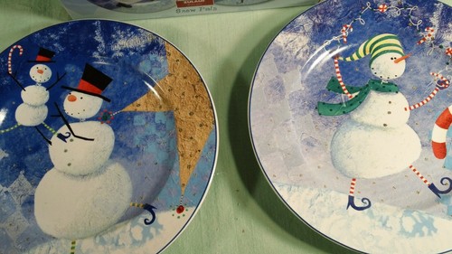 Oneida Snow Pals Set of 4 Holiday Salad Dessert Plates Ceramic 8 inches NEW - Picture 6 of 7